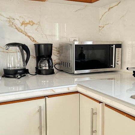 Sunny Apartment For Couples & Friends In Centre Iraklion Buitenkant foto