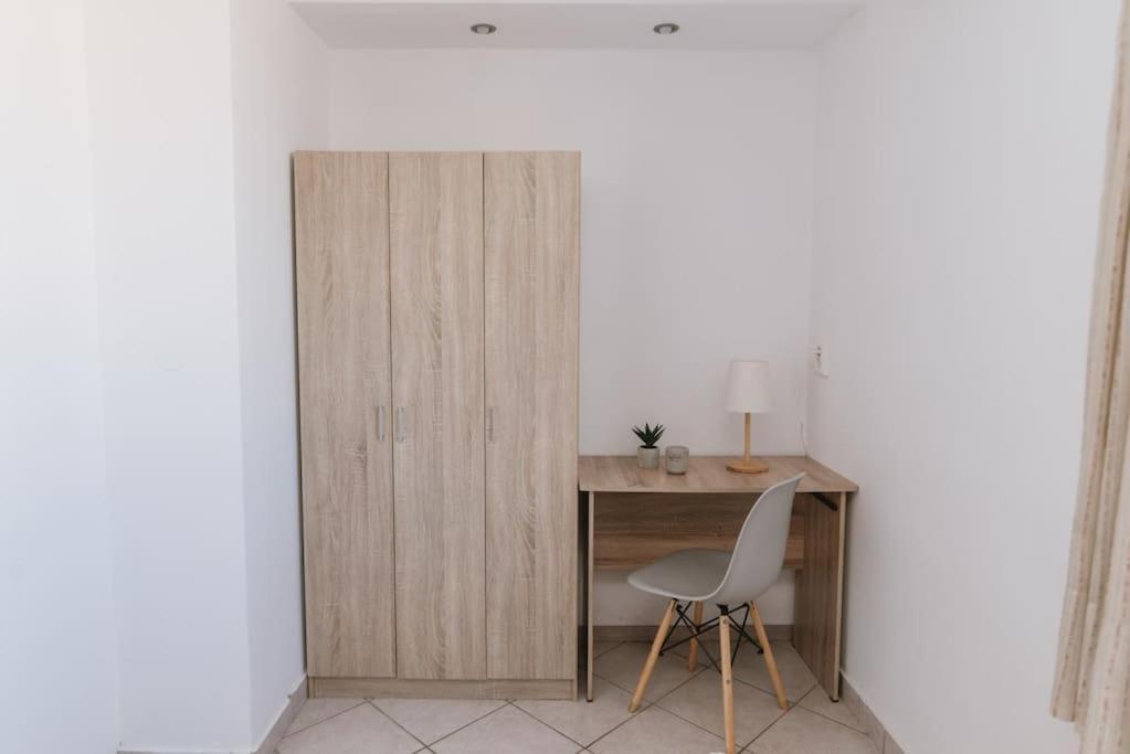 Sunny Apartment For Couples & Friends In Centre Iraklion Buitenkant foto