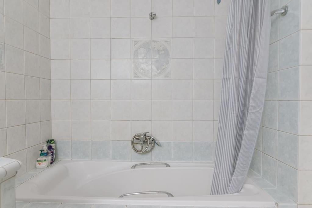 Sunny Apartment For Couples & Friends In Centre Iraklion Buitenkant foto
