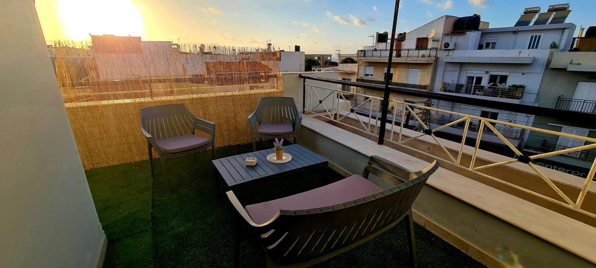 Sunny Apartment For Couples & Friends In Centre Iraklion Buitenkant foto