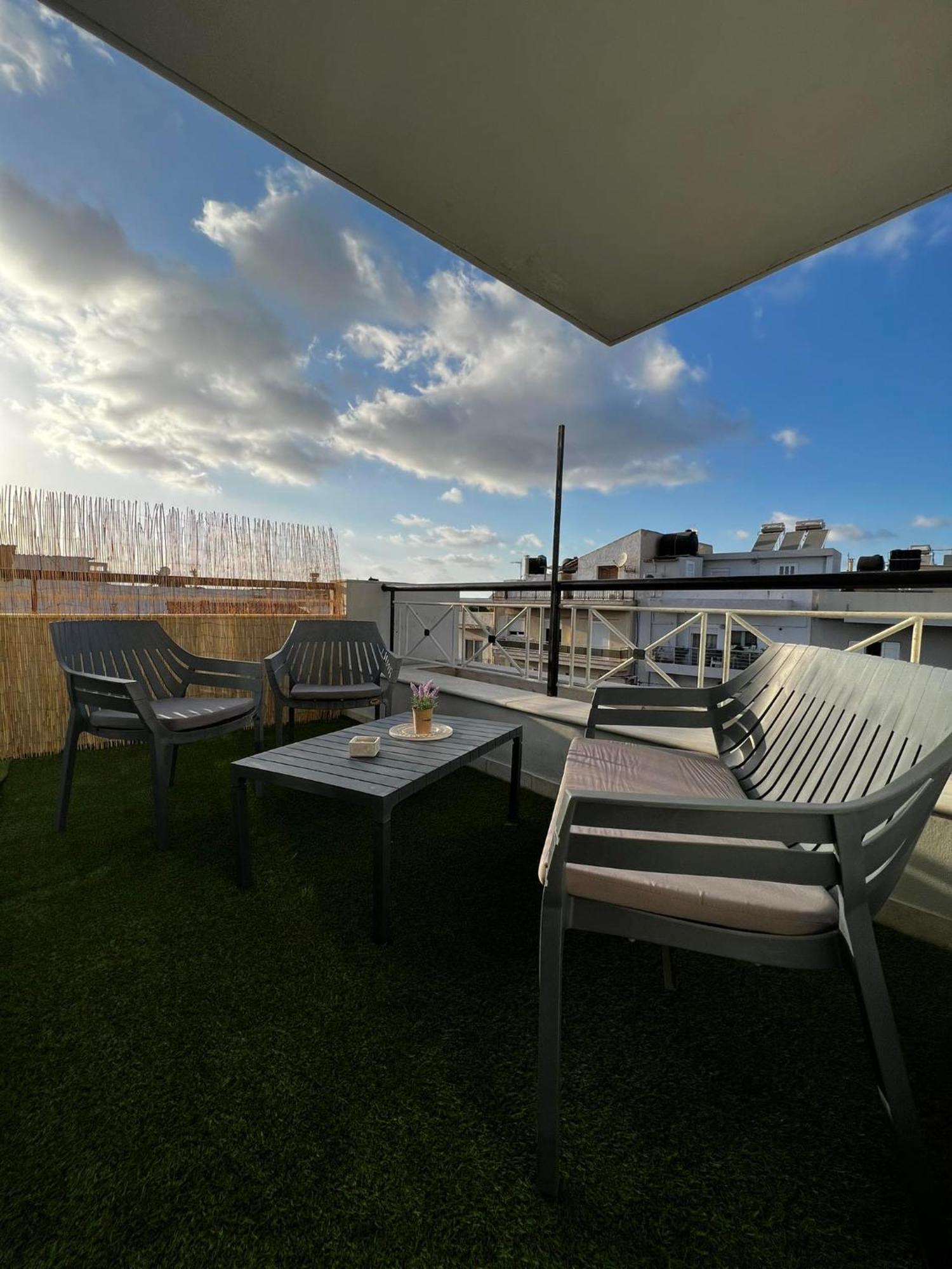 Sunny Apartment For Couples & Friends In Centre Iraklion Buitenkant foto